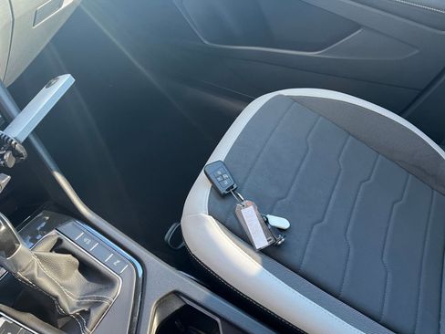 Used 2025 Volkswagen Taos SE image 22