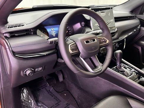 New 2026 Jeep Compass Latitude image 13