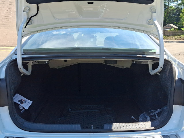 Used 2023 Volkswagen Jetta SE w/ Panoramic Sunroof Package FWD image 29