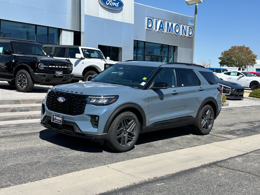 New 2027 Ford Explorer ST-Line w/ Premium Package RWD image 2