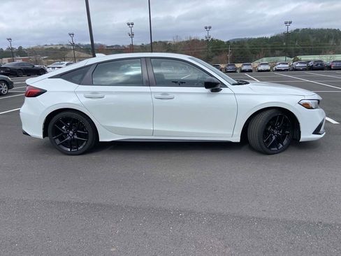 Used 2024 Honda Civic Sport image 2