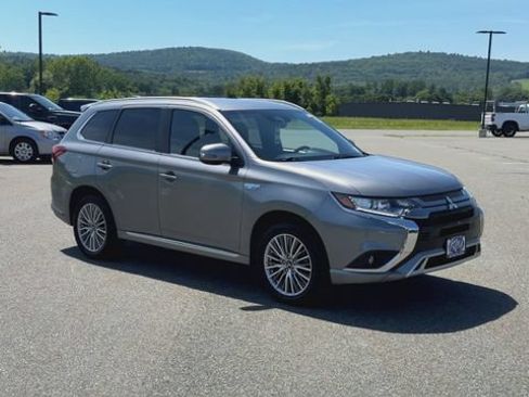 Used 2022 Mitsubishi Outlander SEL AWD/4WD image 2