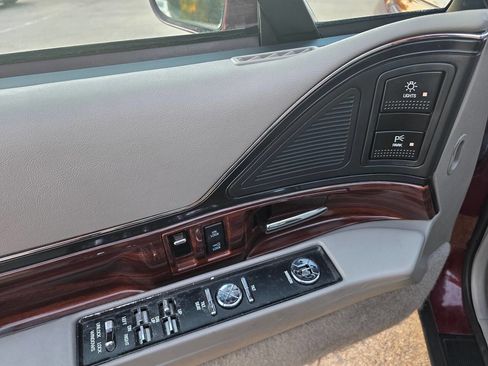 Used 1999 Buick Le Sabre Custom image 41