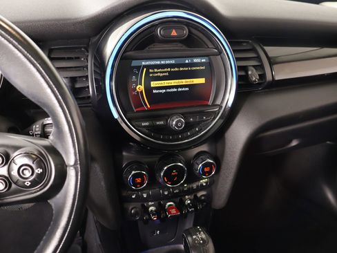 Used 2019 MINI Cooper 2-Door Hardtop w/ Signature Upholstery Package image 5