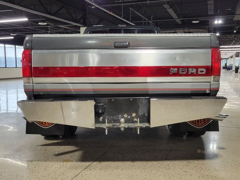 Used 1987 Ford F250 2WD SuperCab image 4