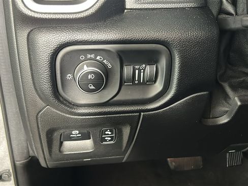 Used 2019 RAM 1500 Big Horn RWD image 23