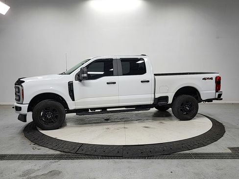 Used 2023 Ford F250 XL w/ STX Appearance Package AWD/4WD image 4