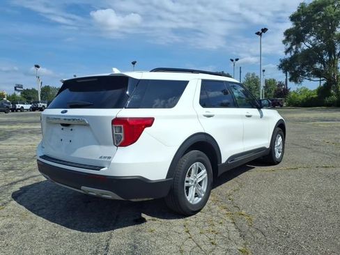 Used 2024 Ford Explorer XLT w/ Equipment Group 202A AWD/4WD image 5