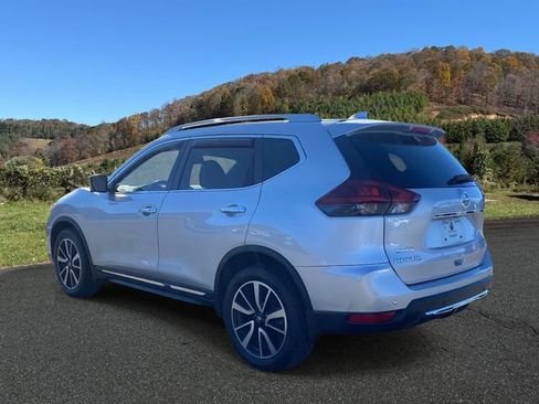 Used 2020 Nissan Rogue SL w/ Premium Package image 5