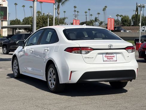 Certified 2025 Toyota Corolla LE FWD image 40