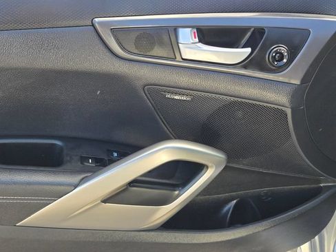 Used 2016 Hyundai Veloster Turbo w/ Option Group 04 FWD image 17