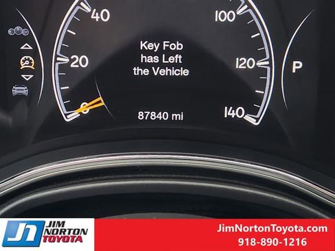 Used 2018 Jeep Grand Cherokee Limited image 17