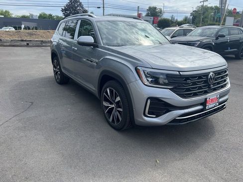 New 2026 Volkswagen Atlas SEL Premium R-Line AWD/4WD image 3