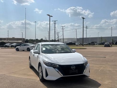 Certified 2024 Nissan Sentra S FWD image 3