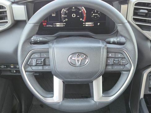 Used 2025 Toyota Tundra Limited image 39