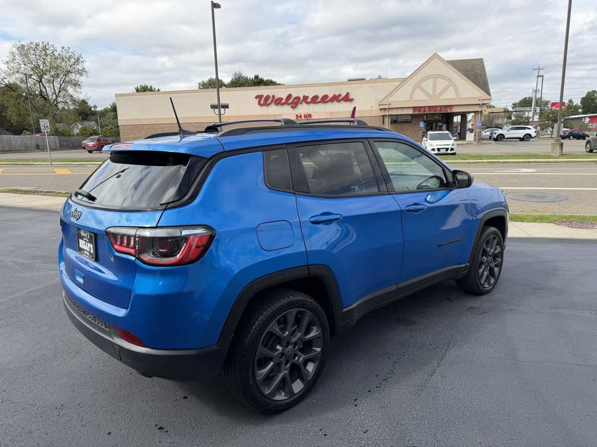 Used 2021 Jeep Compass Latitude AWD/4WD image 5