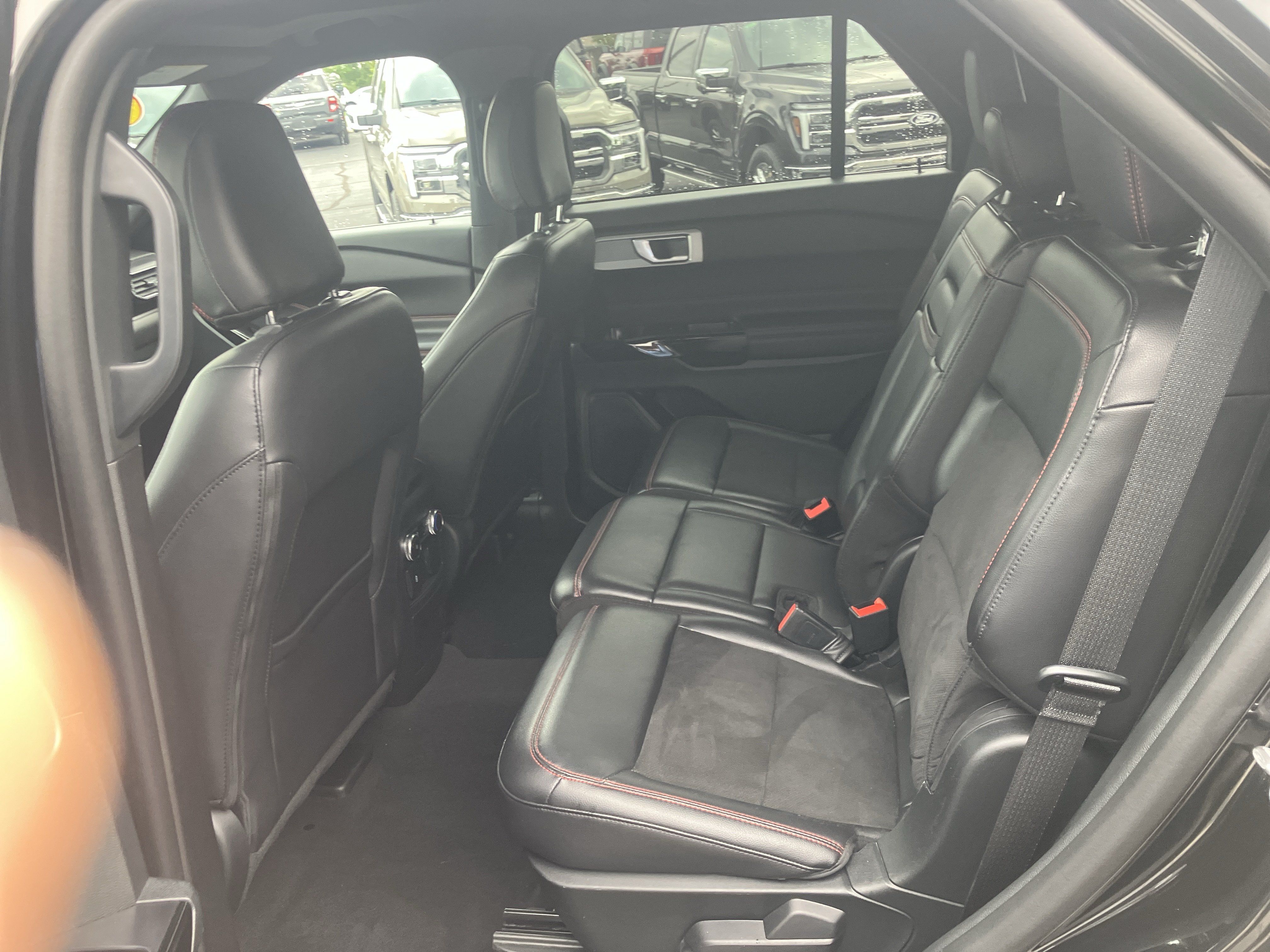 Used 2023 Ford Explorer ST-Line w/ Class IV Trailer Tow Package AWD/4WD image 15