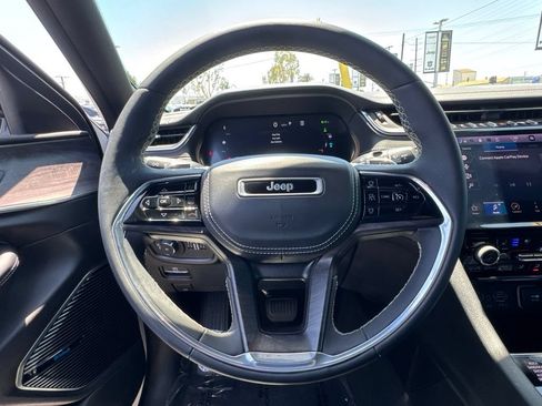 Used 2023 Jeep Grand Cherokee Overland AWD/4WD image 25