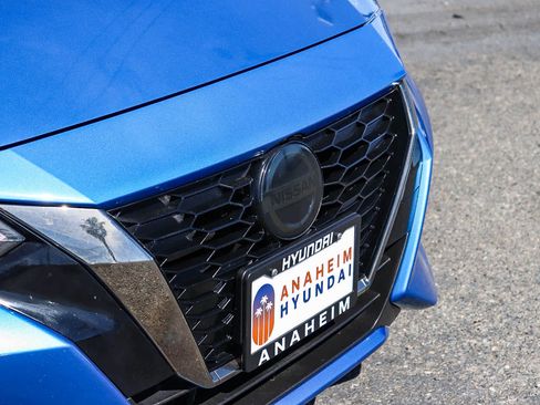 Used 2021 Nissan Sentra SR w/ SR Premium Package image 5