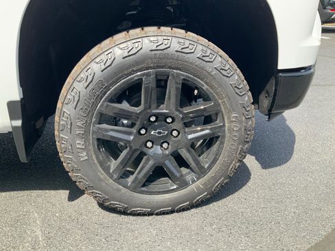 New 2026 Chevrolet Silverado 1500 LT Trail Boss w/ Convenience Package II AWD/4WD image 9
