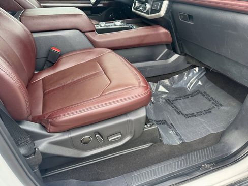 Used 2024 Ford Expedition Limited image 26