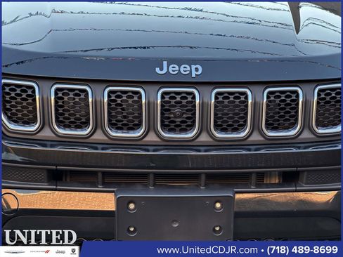 Used 2023 Jeep Compass Latitude w/ Sun and Sound Group image 9