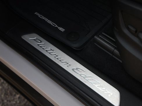 Used 2022 Porsche Cayenne Platinum Edition AWD/4WD image 35