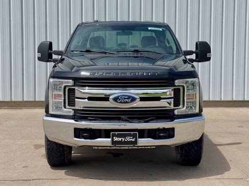Used 2018 Ford F250 XLT AWD/4WD image 9