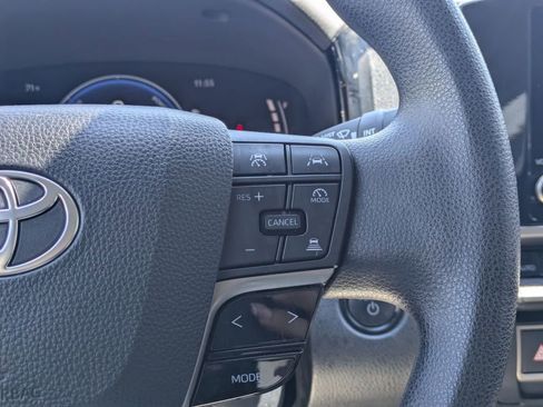 Used 2025 Toyota Camry LE image 23