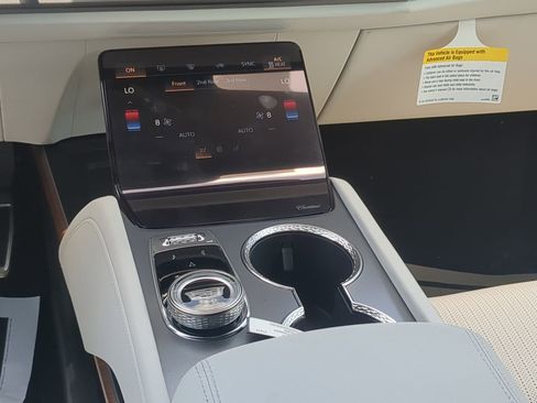 New 2026 Cadillac Vistiq Sport image 20