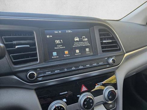 Used 2019 Hyundai Elantra SEL image 15