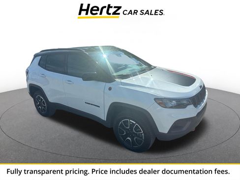 Used 2025 Jeep Compass Trailhawk AWD/4WD image 1