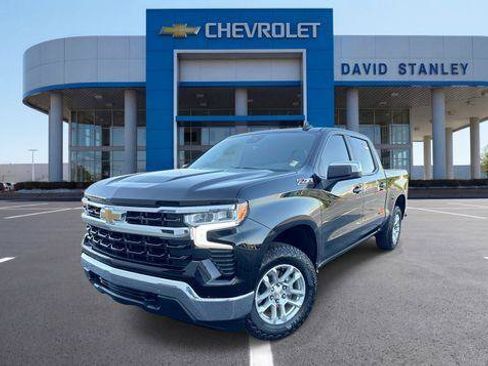 Used 2024 Chevrolet Silverado 1500 LT w/ Z71 Off-Road Package AWD/4WD image 1