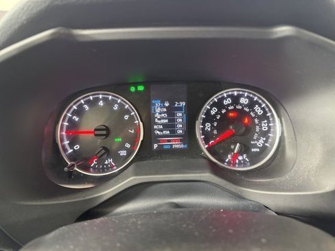 Used 2021 Toyota RAV4 LE image 18