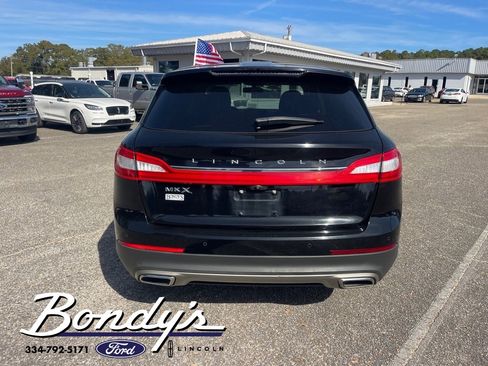 Used 2017 Lincoln MKX Reserve image 17