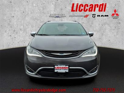Used 2018 Chrysler Pacifica Limited w/ Advanced Safetytec Group