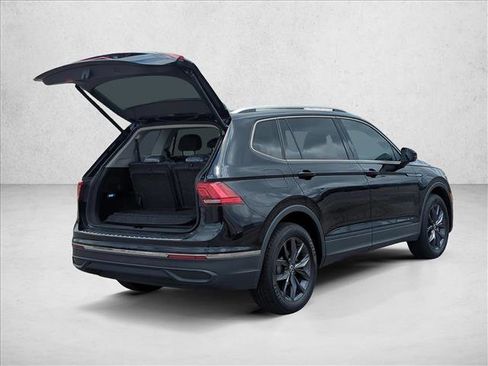 Used 2023 Volkswagen Tiguan SE FWD image 5