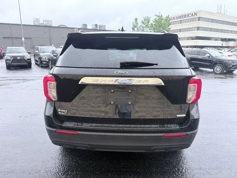 Used 2020 Ford Explorer XLT RWD image 3