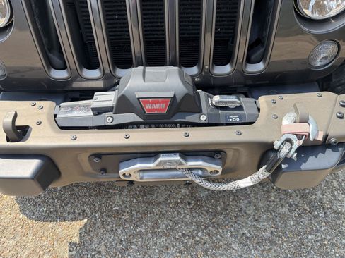 Used 2016 Jeep Wrangler Unlimited Sahara AWD/4WD image 17