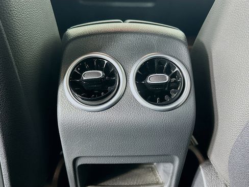Used 2024 Mercedes-Benz GLB 250 image 26