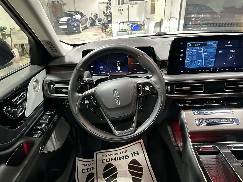 Used 2025 Lincoln Aviator Reserve w/ Luxury Package RWD image 11