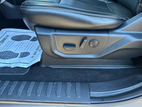 Used 2019 Ford F150 Lariat w/ Trailer Tow Package image 21