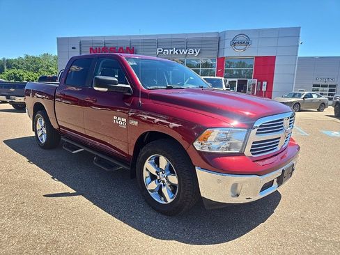 Used 2019 RAM 1500 Big Horn AWD/4WD image 1