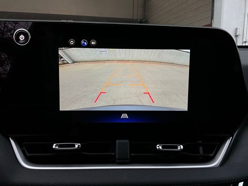 Used 2025 Chevrolet Equinox LT image 30