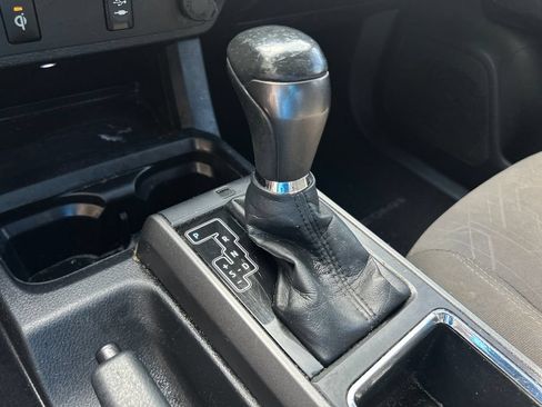 Used 2017 Toyota Tacoma TRD Off-Road w/ Tow Package RWD image 20