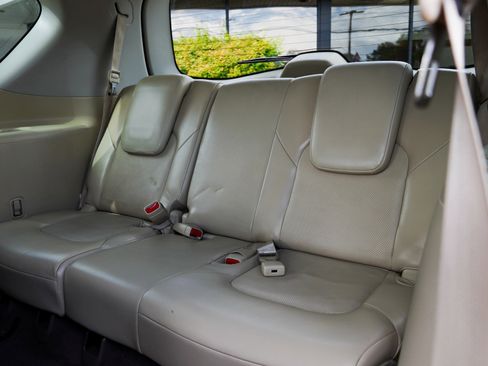 Used 2017 INFINITI QX80 4WD w/ Deluxe Technology Package image 28