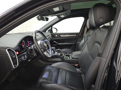 Used 2023 Porsche Cayenne Platinum Edition AWD/4WD image 10