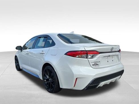 Used 2020 Toyota Corolla SE w/ SE Premium Package image 4