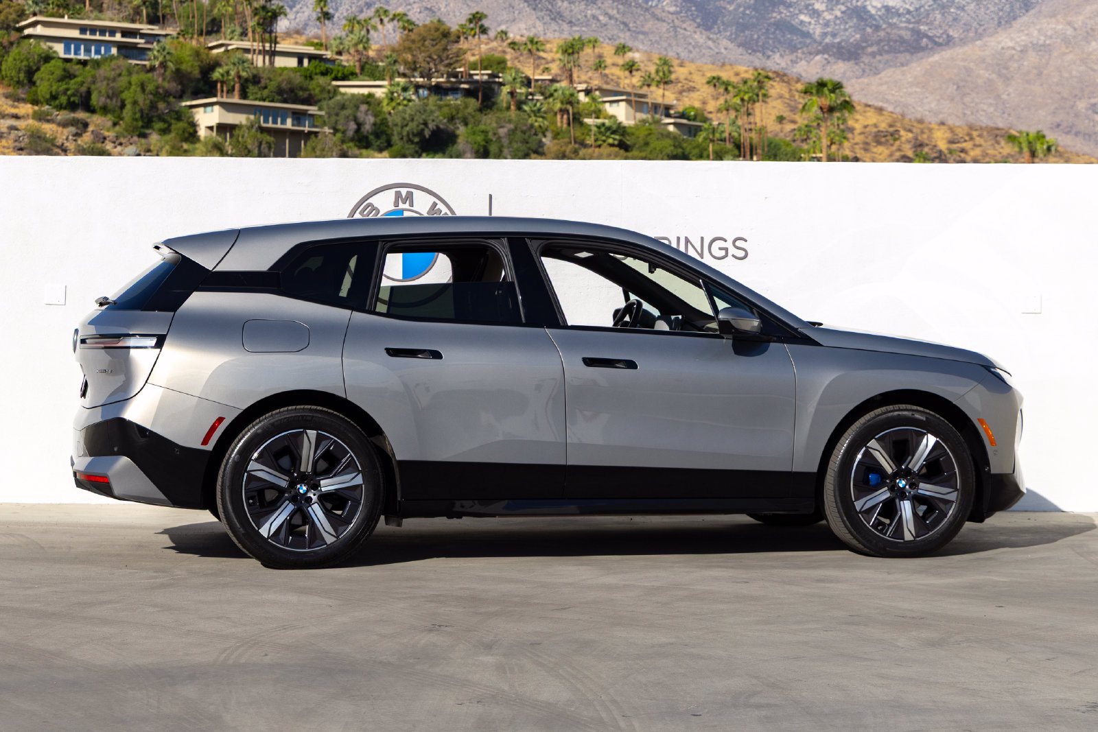 Certified 2024 BMW iX xDrive50 w/ Sport Package AWD/4WD image 5