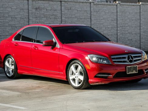 Used 2011 Mercedes-Benz C 300 Sedan w/ Premium 1 Pkg image 9